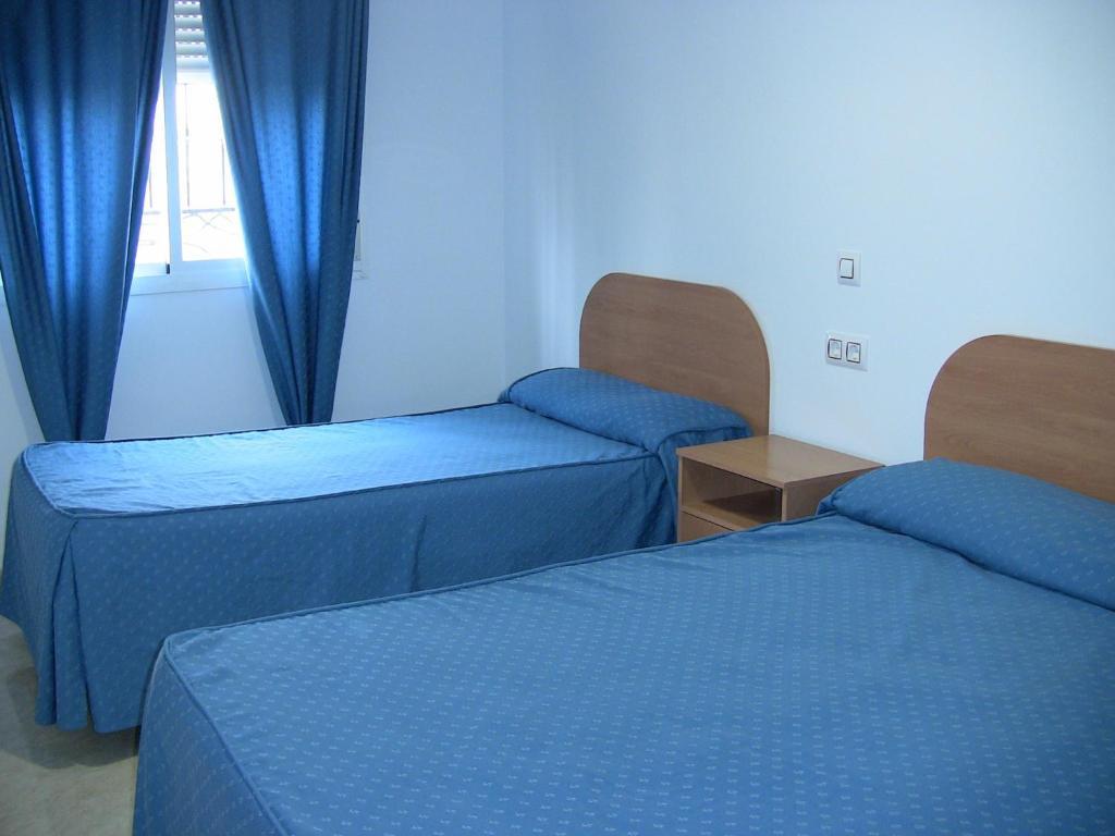 Apartahotel Los Hermanos Ocaña Habitación foto