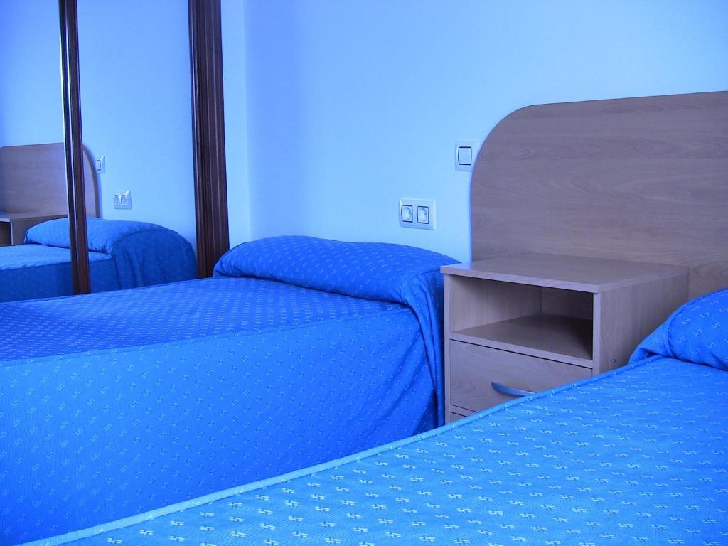 Apartahotel Los Hermanos Ocaña Habitación foto